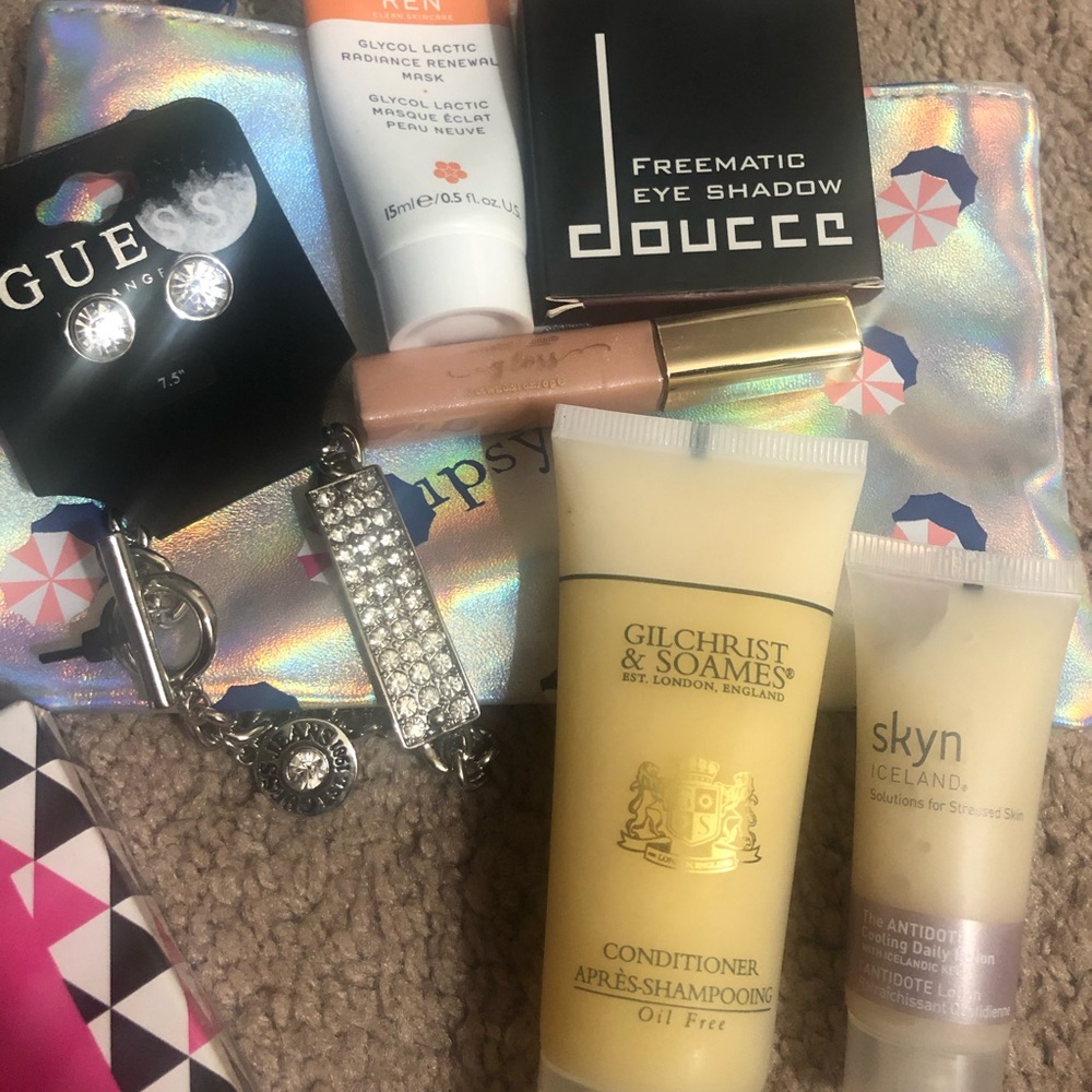 Beauty stuff - Picture 3 of 5